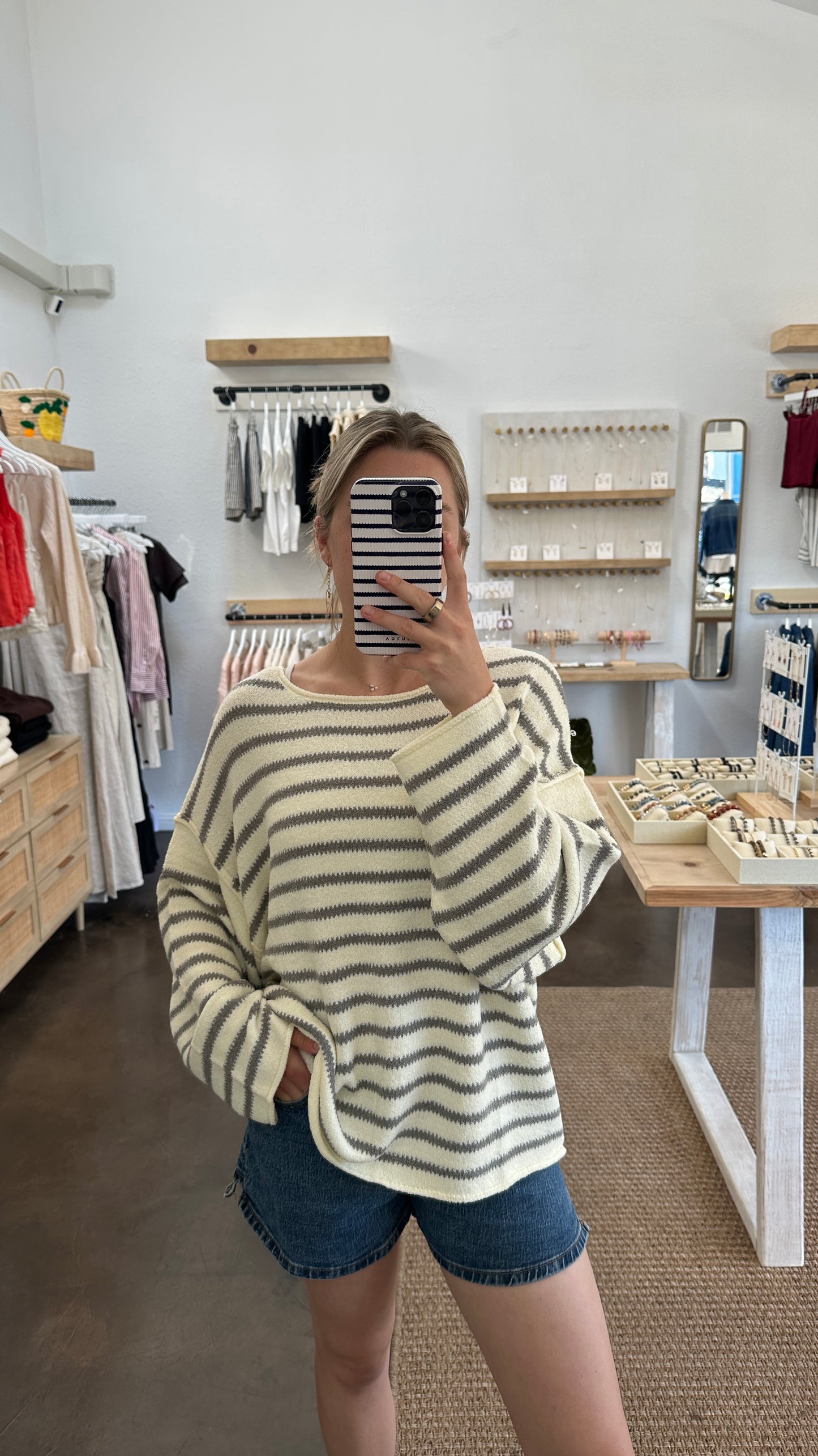 BREEZY STRIPED SWEATER CREAM