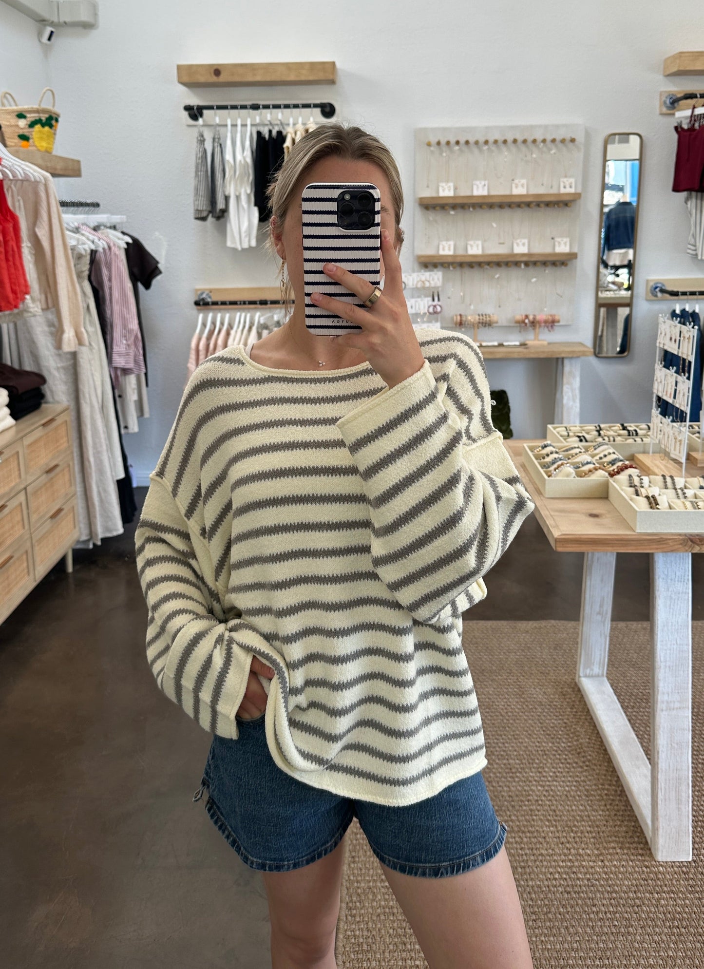 BREEZY STRIPED SWEATER CREAM