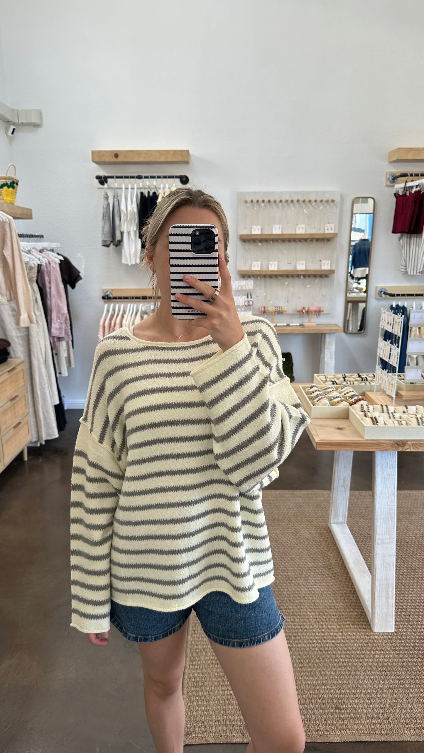 BREEZY STRIPED SWEATER CREAM