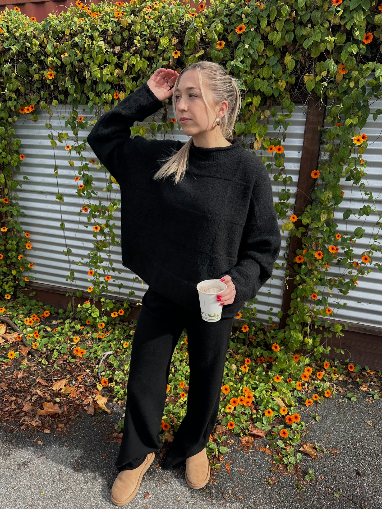 Aurora Sweater Pants Black | Jules Street Boutique