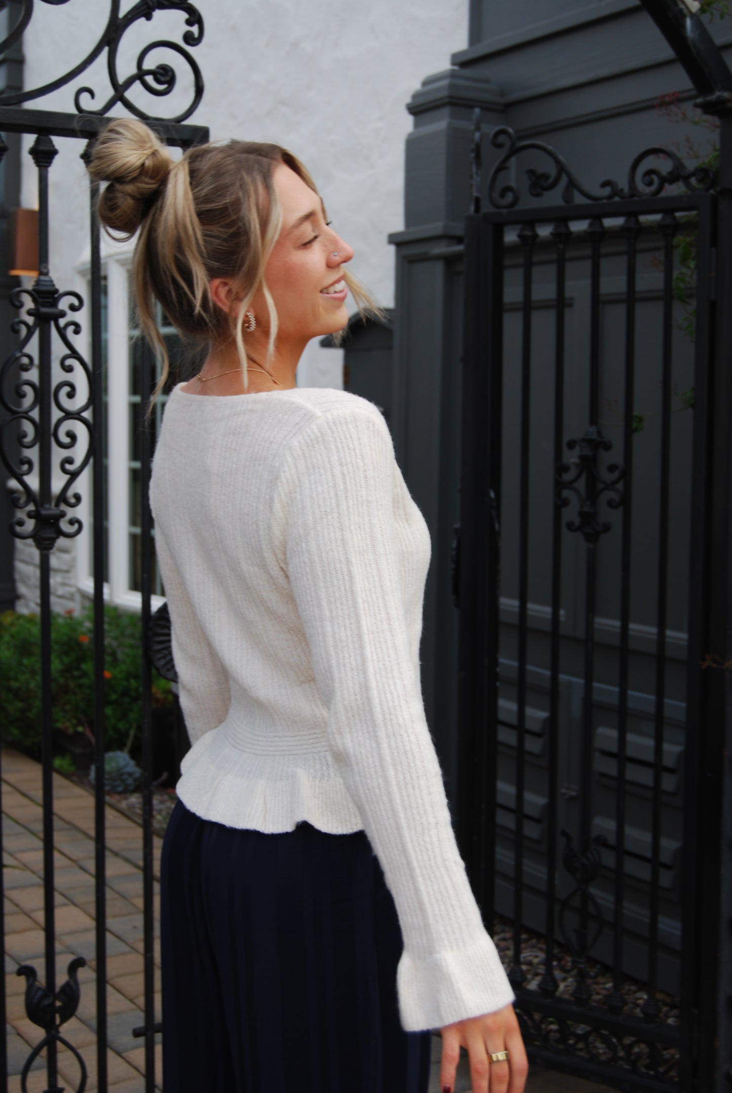 RUFFLED CARDIGAN CREAM