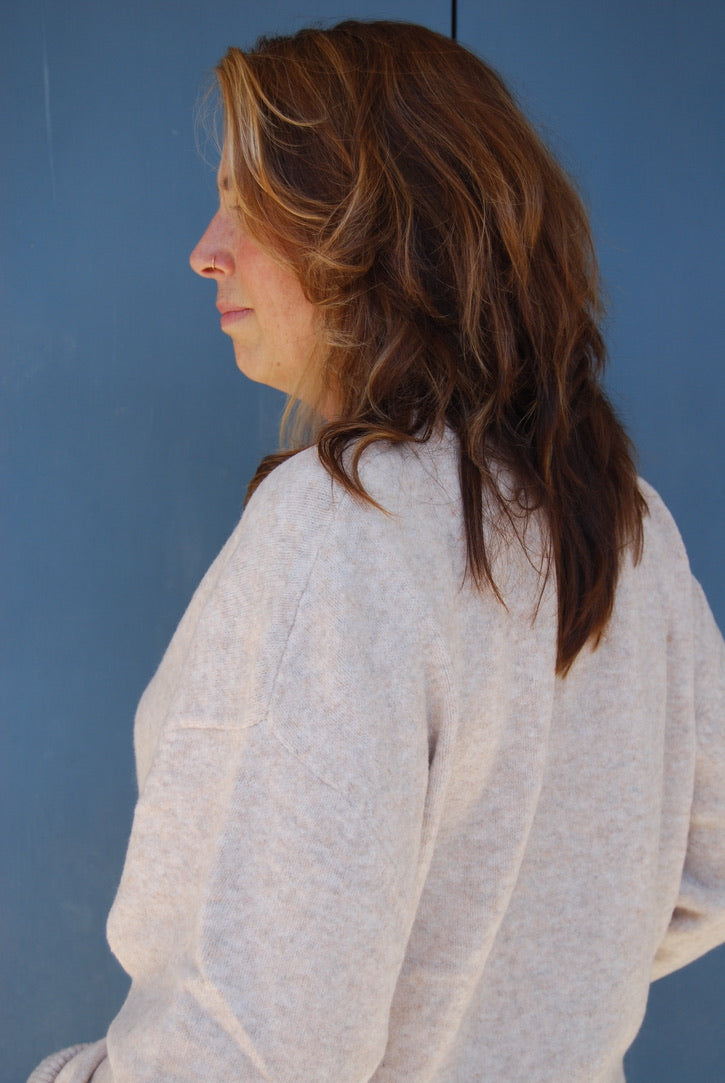 CREW-NECK SWEATER OAT